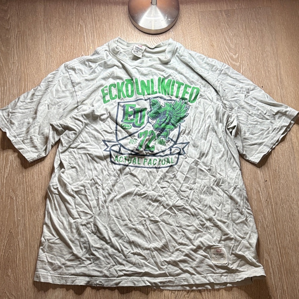 Ecko Unlimited Gray Tee with Green Graphics